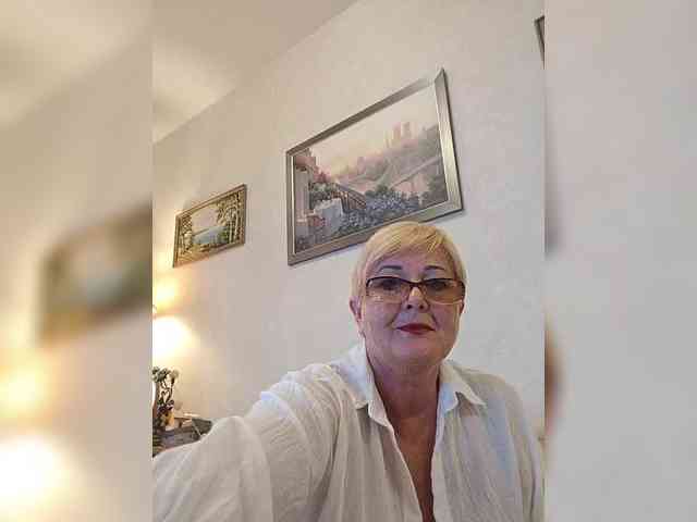 KarinkaSweet webcam