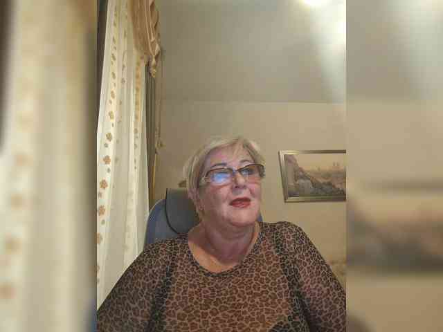 KarinkaSweet webcam