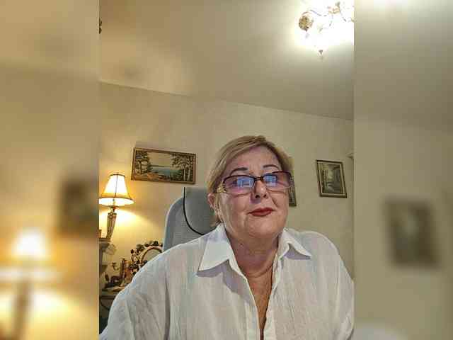 KarinkaSweet webcam