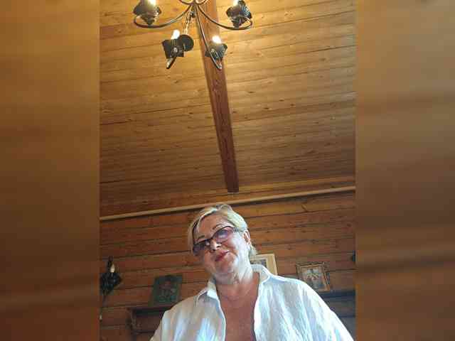 KarinkaSweet webcam