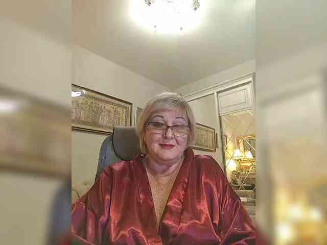 KarinkaSweet webcam