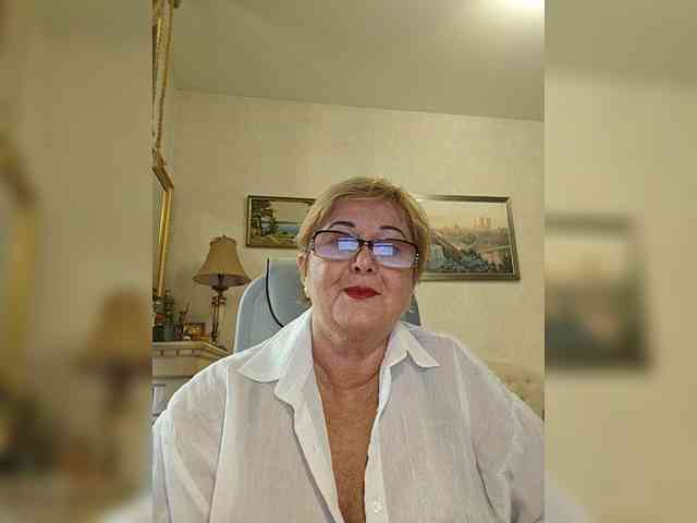 KarinkaSweet webcam