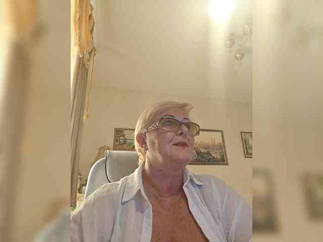 KarinkaSweet webcam
