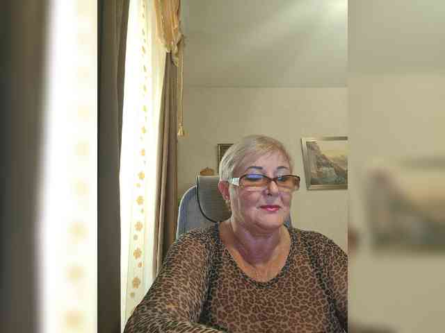 KarinkaSweet webcam