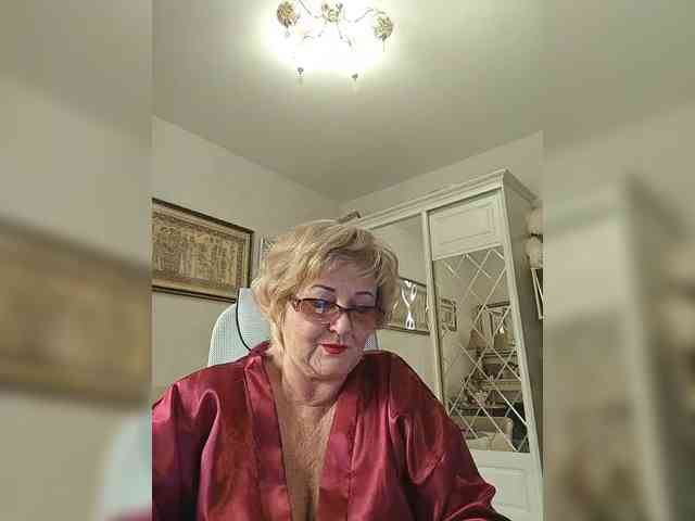 KarinkaSweet webcam