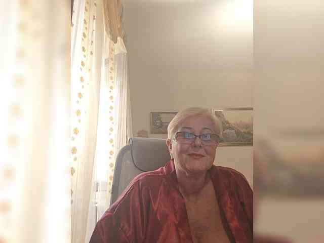 KarinkaSweet webcam