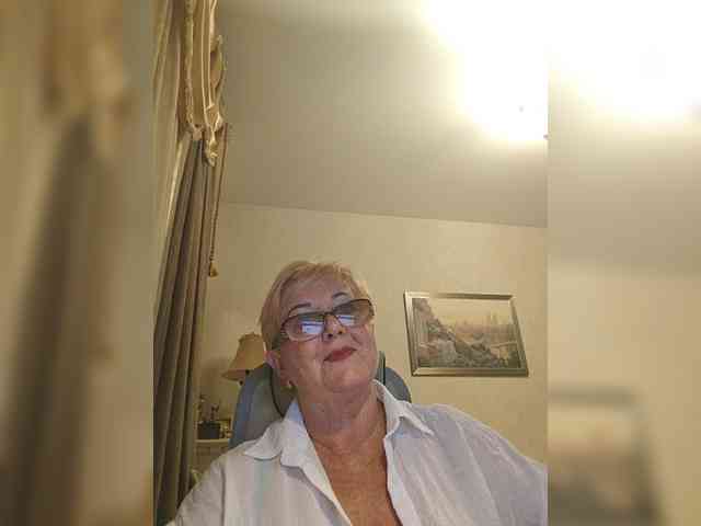 KarinkaSweet webcam