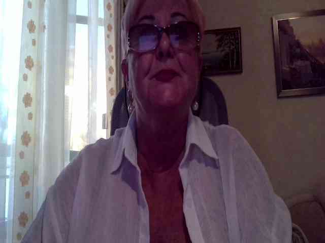 KarinkaSweet webcam