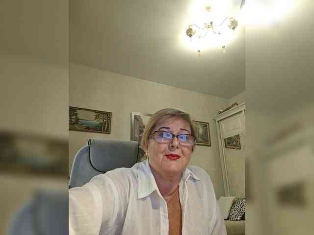 KarinkaSweet webcam