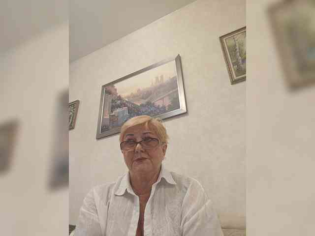 KarinkaSweet webcam