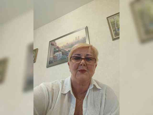 KarinkaSweet webcam