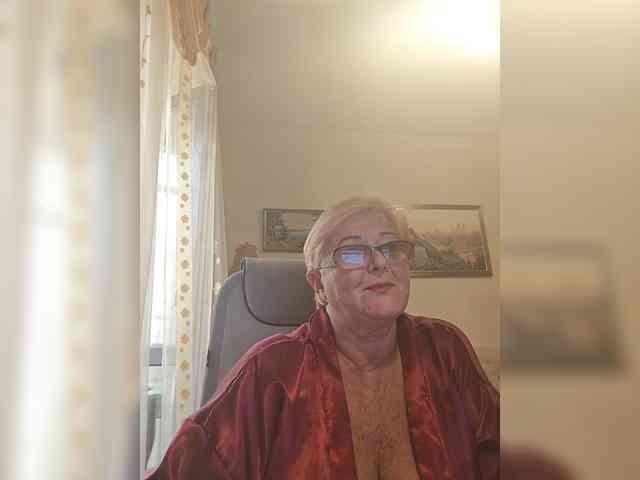 KarinkaSweet webcam