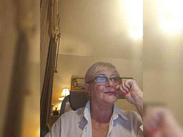 KarinkaSweet webcam