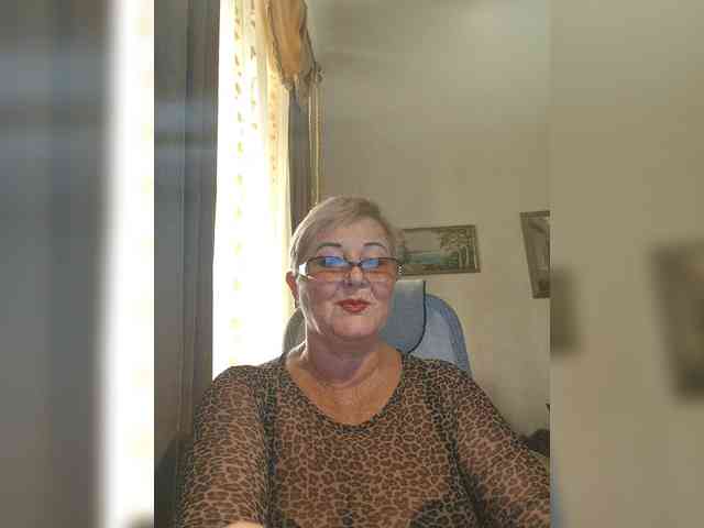 KarinkaSweet webcam