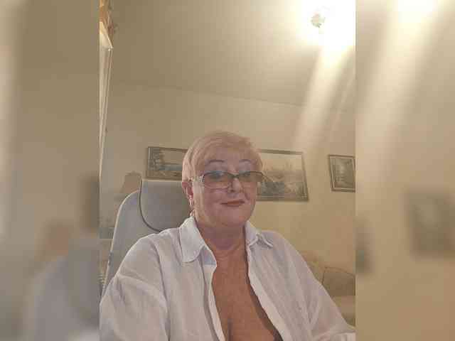 KarinkaSweet webcam