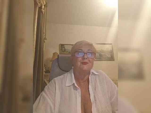 KarinkaSweet webcam
