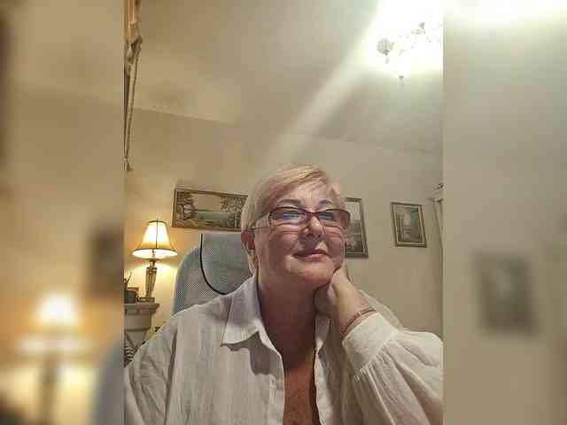 KarinkaSweet webcam