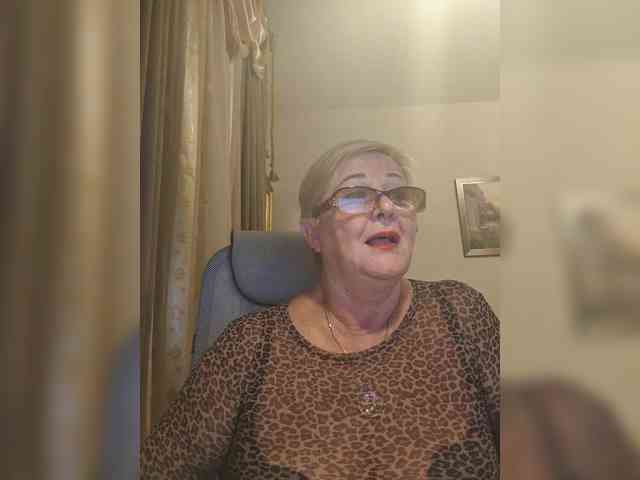 KarinkaSweet webcam