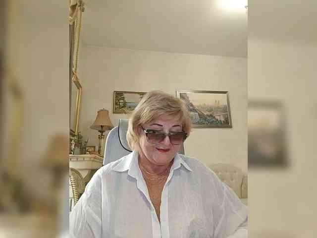 KarinkaSweet webcam