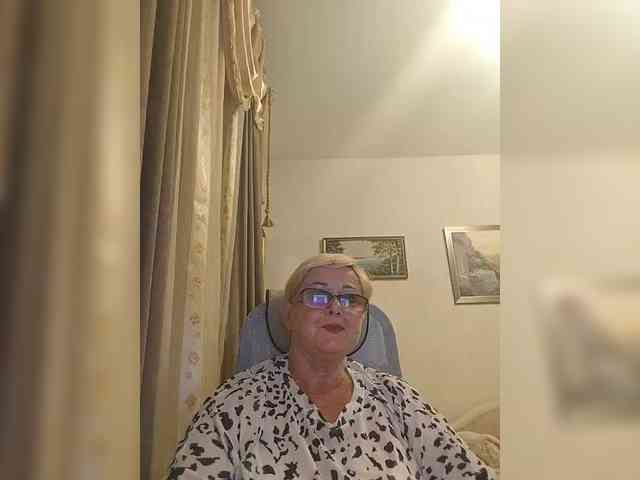 KarinkaSweet webcam