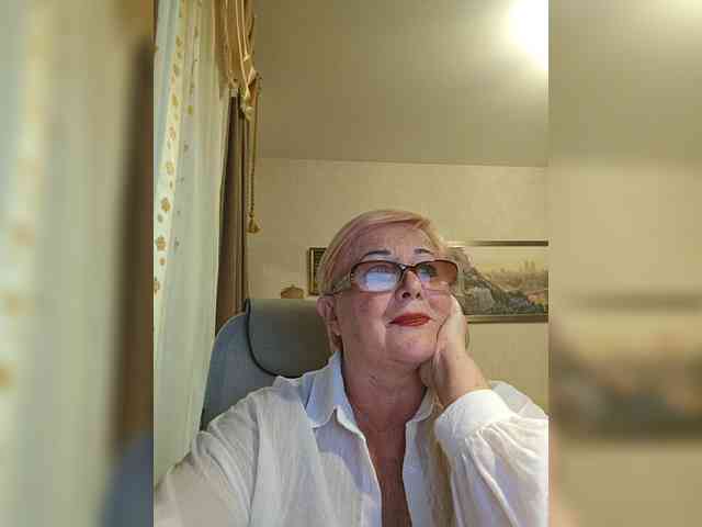 KarinkaSweet webcam
