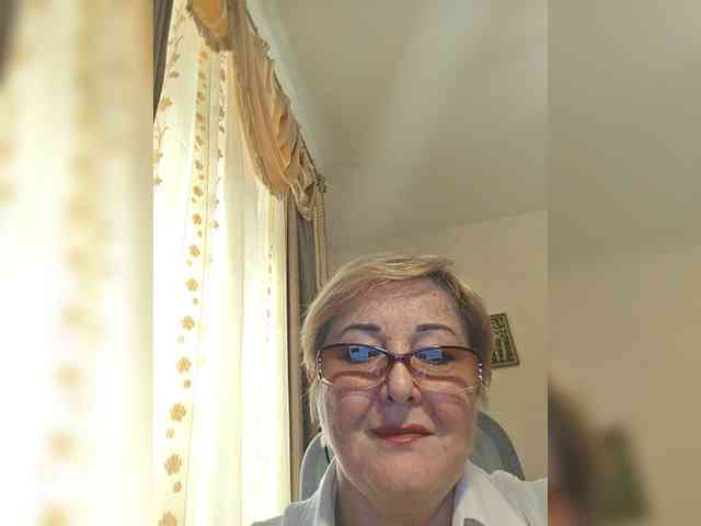 KarinkaSweet webcam