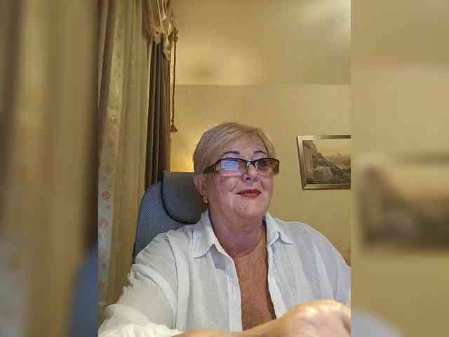 KarinkaSweet webcam