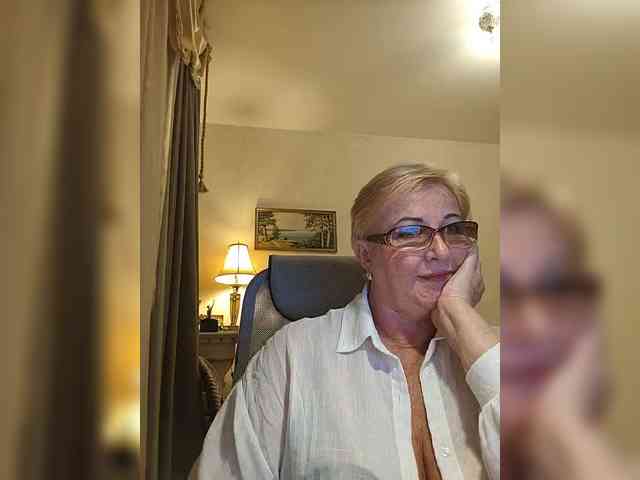 KarinkaSweet webcam