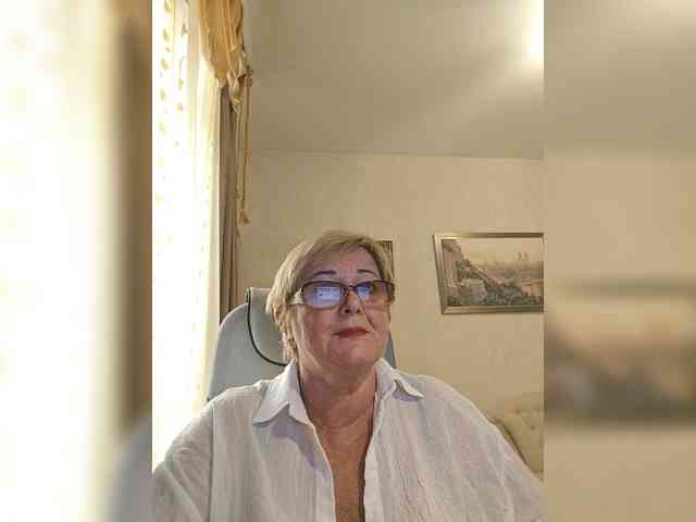 KarinkaSweet webcam