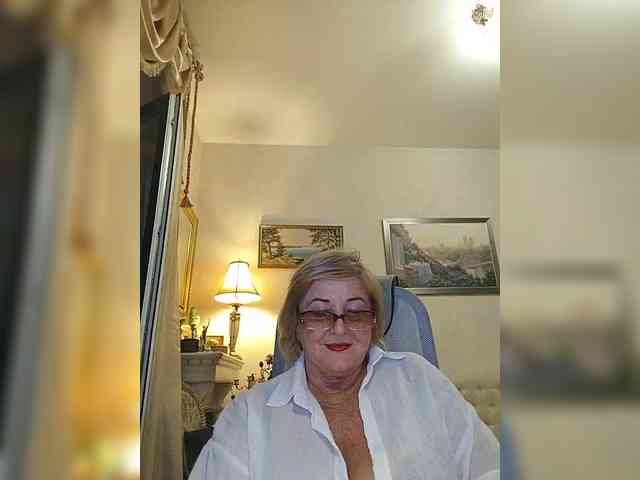 KarinkaSweet webcam