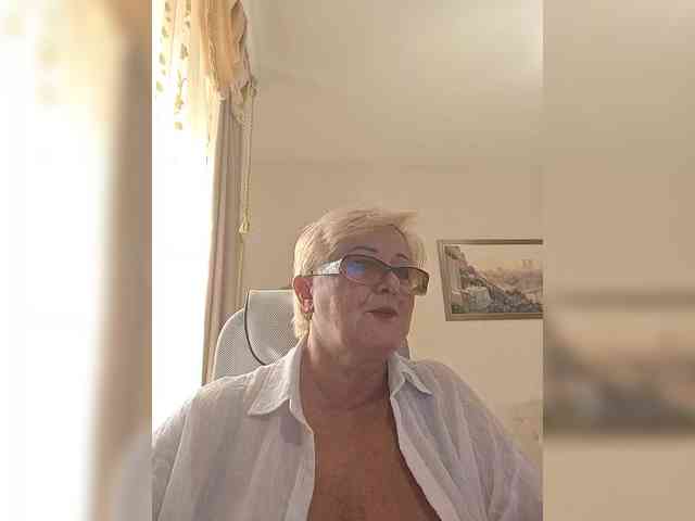 KarinkaSweet webcam