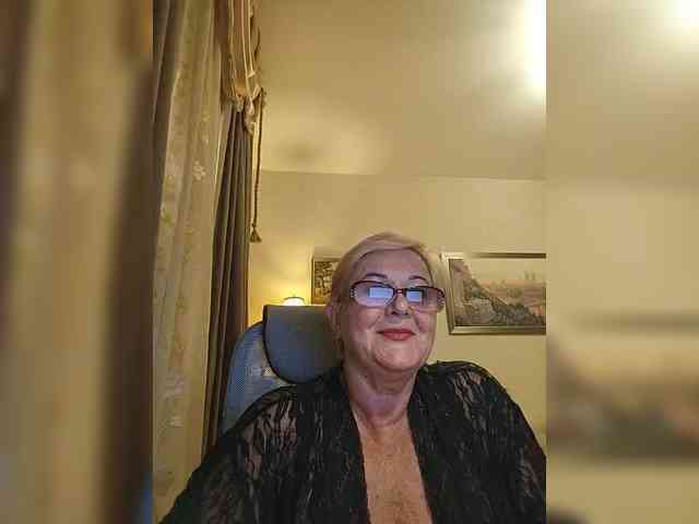 KarinkaSweet webcam
