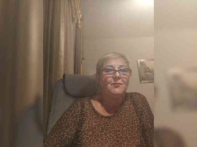 KarinkaSweet webcam