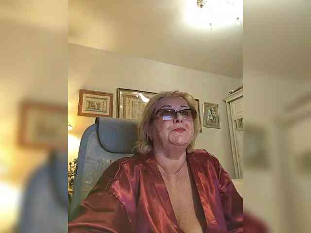 KarinkaSweet webcam