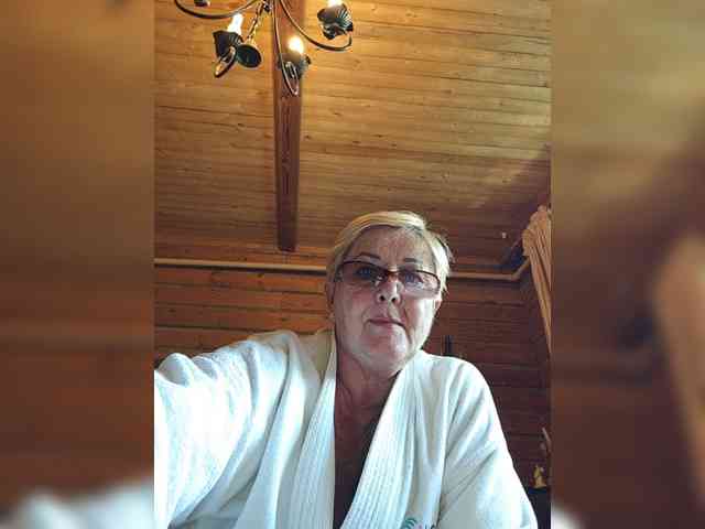 KarinkaSweet webcam