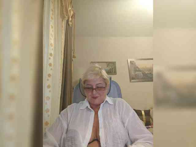 KarinkaSweet webcam
