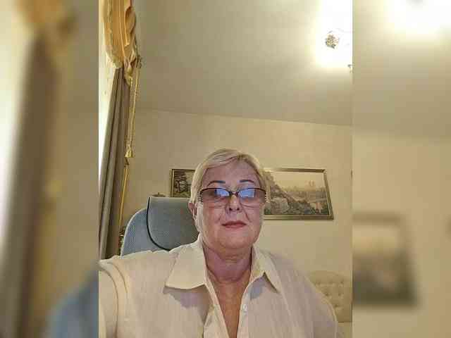 KarinkaSweet webcam