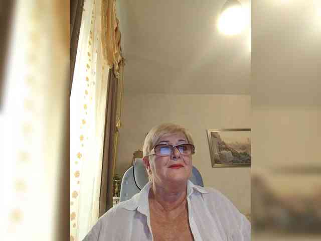 KarinkaSweet webcam