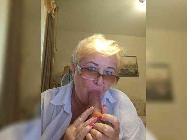 KarinkaSweet webcam