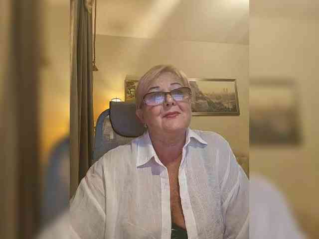 KarinkaSweet webcam