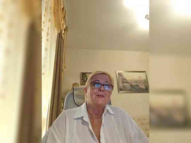 KarinkaSweet webcam
