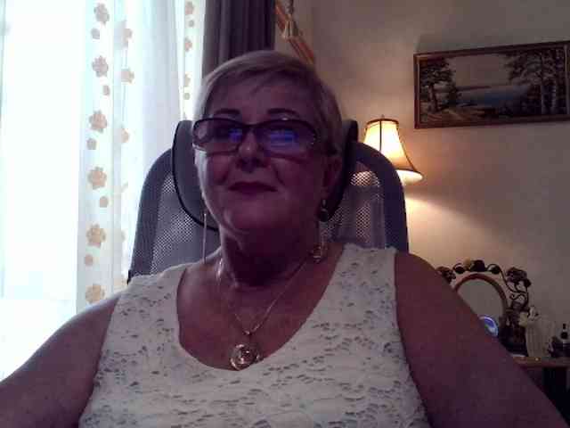 KarinkaSweet Live Webcam on BongaCams