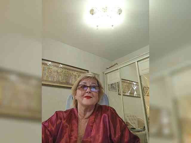 KarinkaSweet webcam