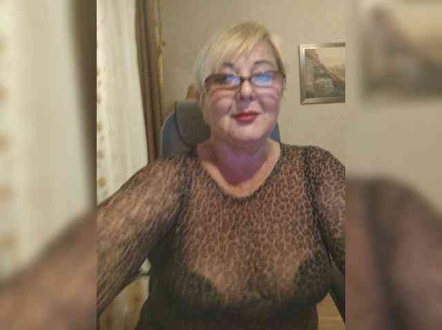 KarinkaSweet webcam