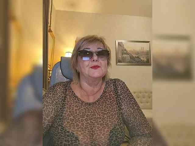 KarinkaSweet webcam
