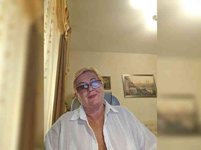 KarinkaSweet webcam