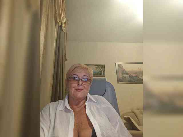 KarinkaSweet webcam