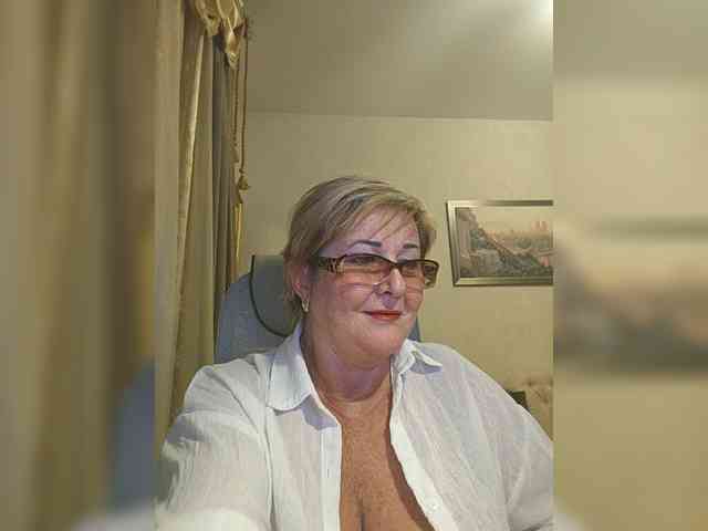 KarinkaSweet webcam