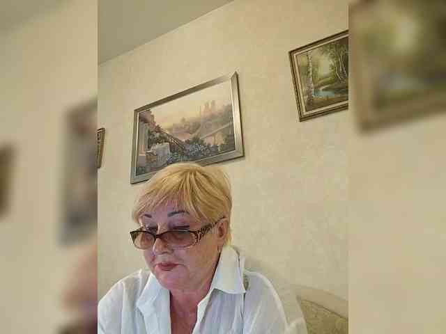 KarinkaSweet webcam