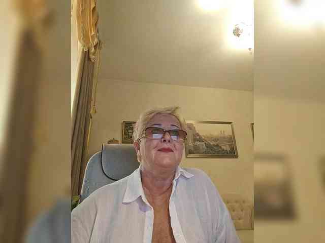 KarinkaSweet webcam